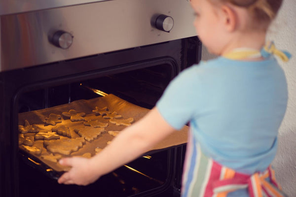4 Modern Kitchen Appliances for Baking Traditional Christmas Treats