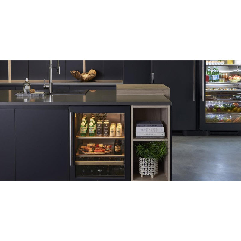 True Residential 300 Series 5.6 cu.ft. Freestanding Beverage Center TBC-24-R-OG-C IMAGE 4