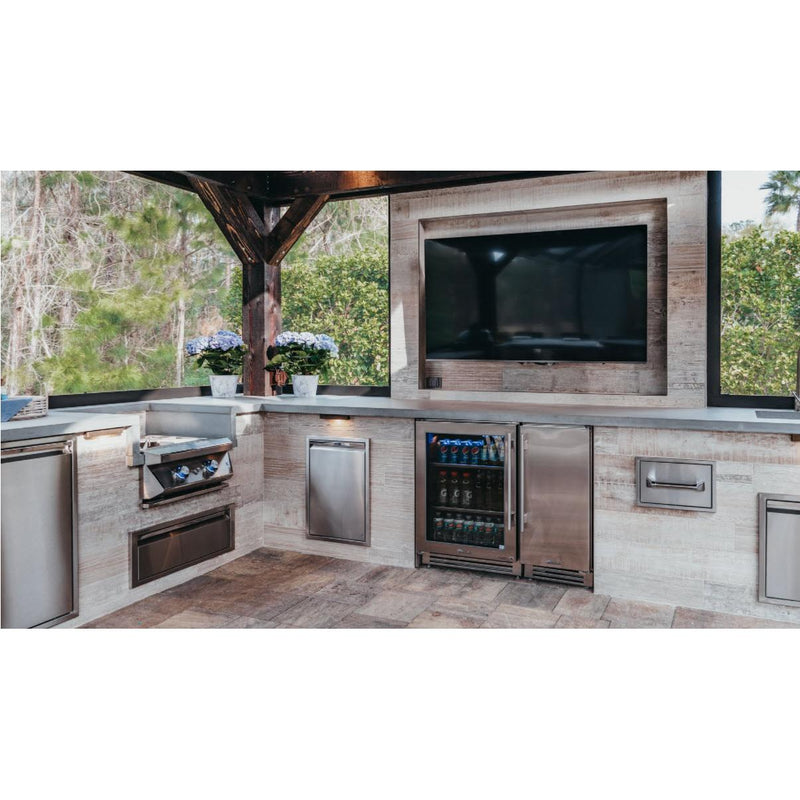 True Residential 15-inch, 3.1 cu.ft. Compact Refrigerator with TruLumina® LED Lighting TUR-15-L-SS-C IMAGE 4