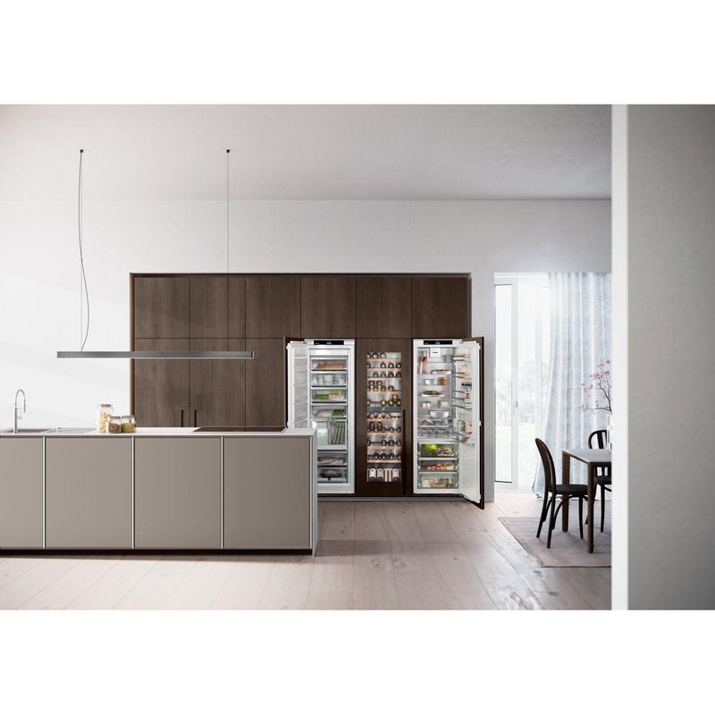 Liebherr 23-inch 10.5 cu.ft Refrigerator and Freezer Combo IRB5160 IMAGE 4